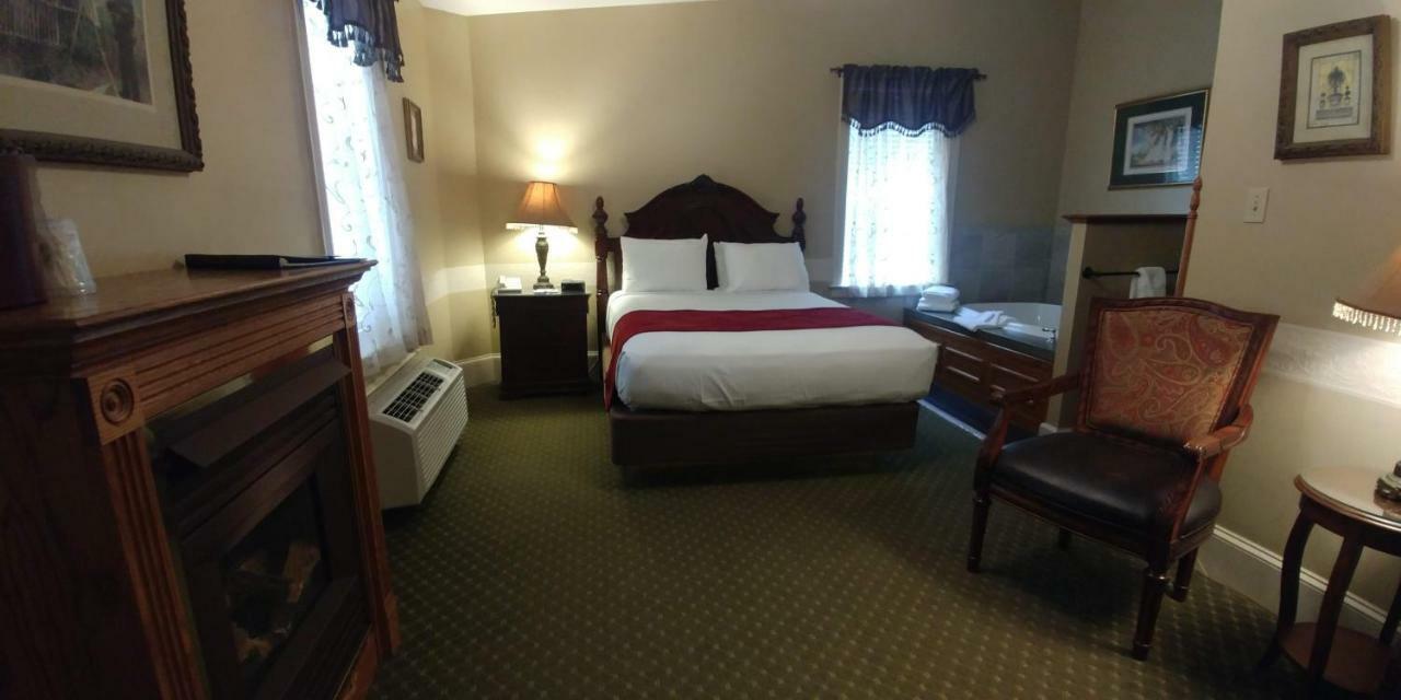 The At Inn 3*