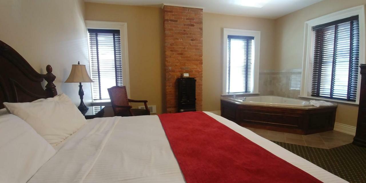 Inn The At 3*