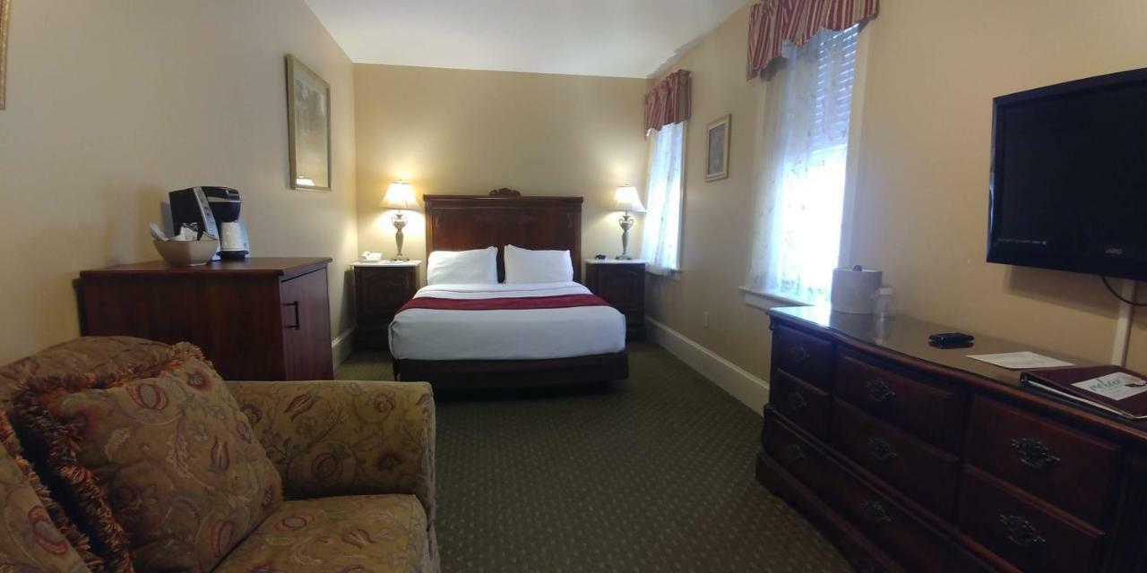 Inn The At 3*